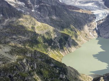 Simulationsbild: Unterhalb des Triftgletschers liegt als Simulation der Triftstausee mit einer Staumauer