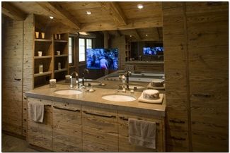 Miroir de salle de bains avec écran intégré
